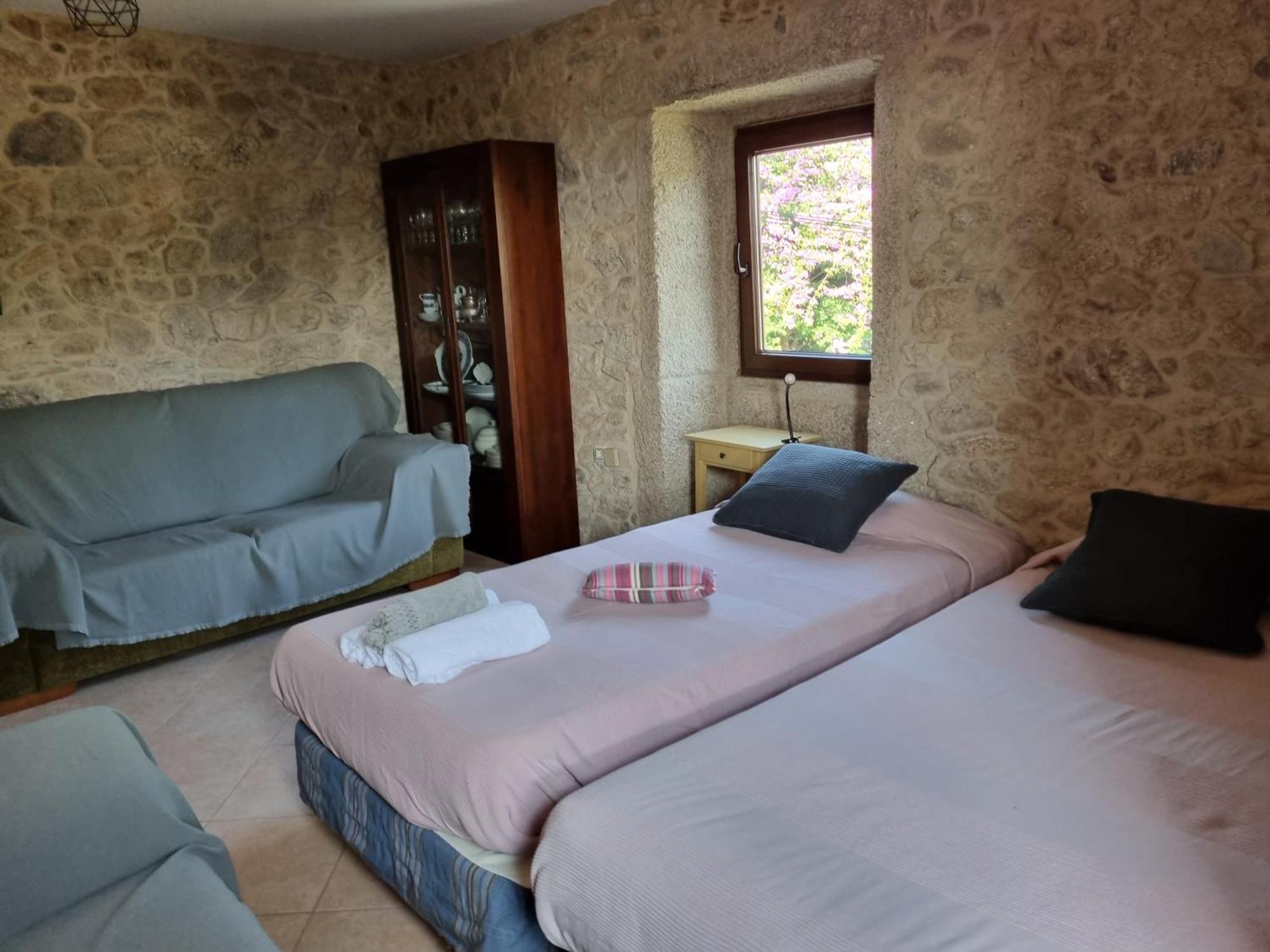 Alojamiento Casa Carlota Villadesuso Bilik gambar